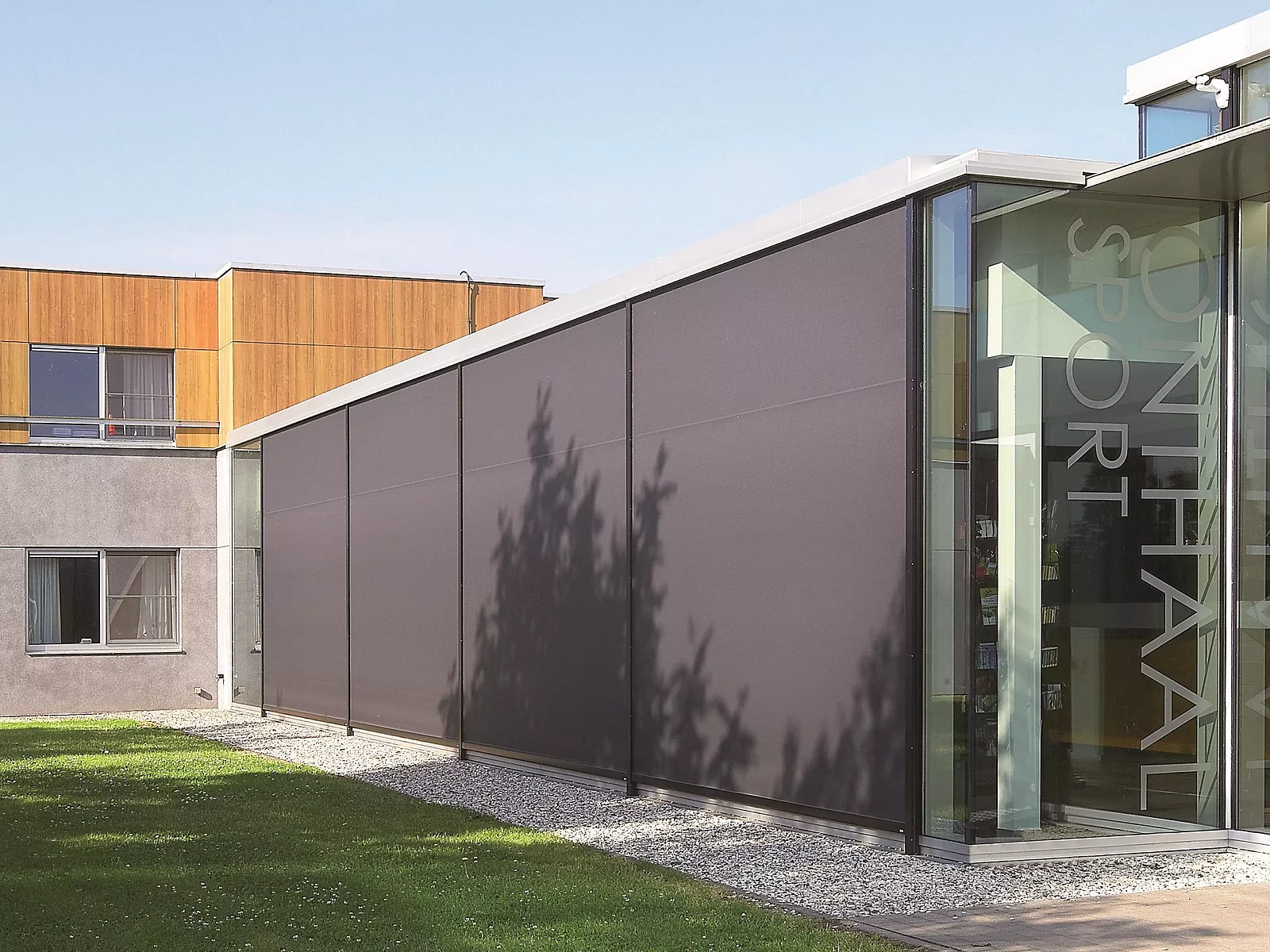 Screens op Sporthotel te Gent