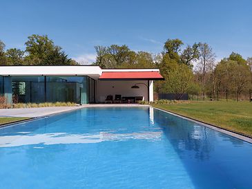 Knikarmschermen aan moderne woningen