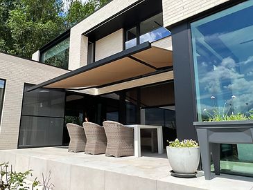 Knikarmschermen aan moderne woningen