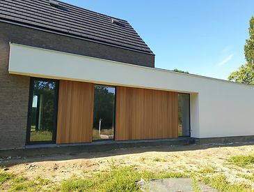 Houten poorten, strak, modern, hedendaags