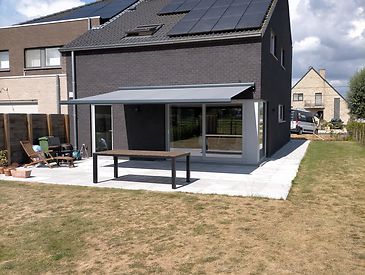 Knikarmschermen aan moderne woningen