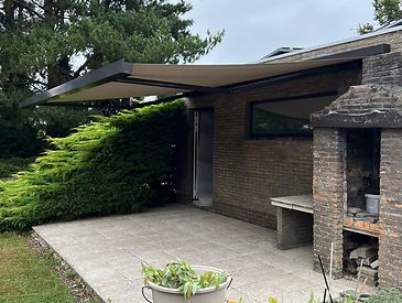 Knikarmschermen aan klassieke woningen