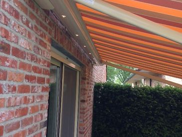 Knikarmschermen met ingebouwde LED