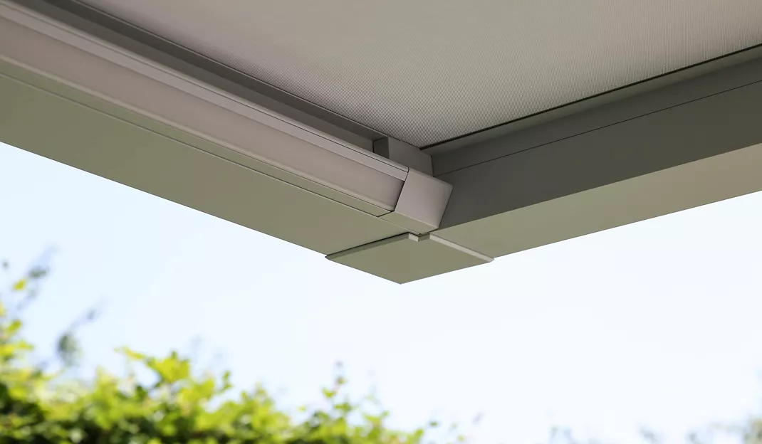 Premium abassador van renson terrasoverkappingen